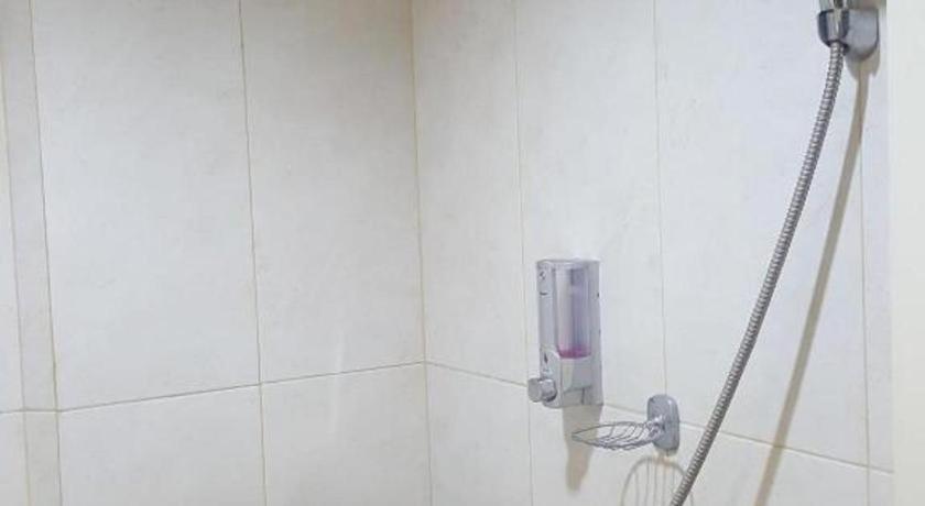 Kharisma Hotel Madiun Buitenkant foto