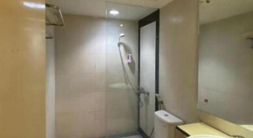 Kharisma Hotel Madiun Buitenkant foto