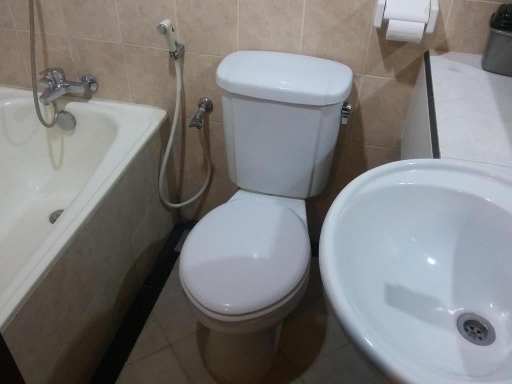 Kharisma Hotel Madiun Buitenkant foto
